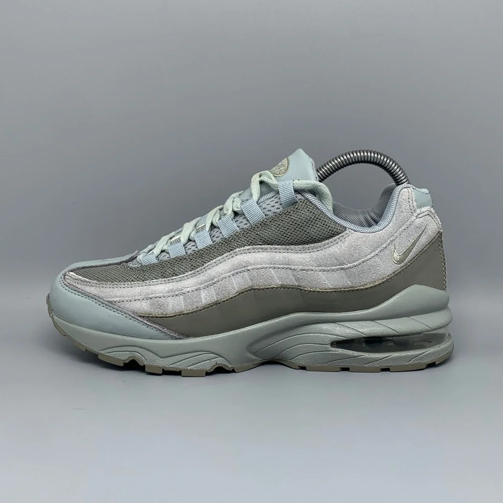 Nike Air Max 95 Premium Light Gray‎ Green 905348-015 Men’s Sz 7 Womens Sz 8.5